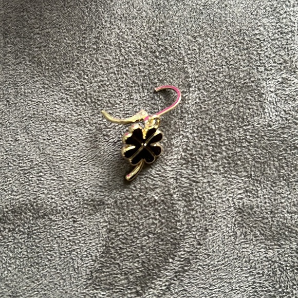 Gold Clover Earrings - Picture 3 of 3